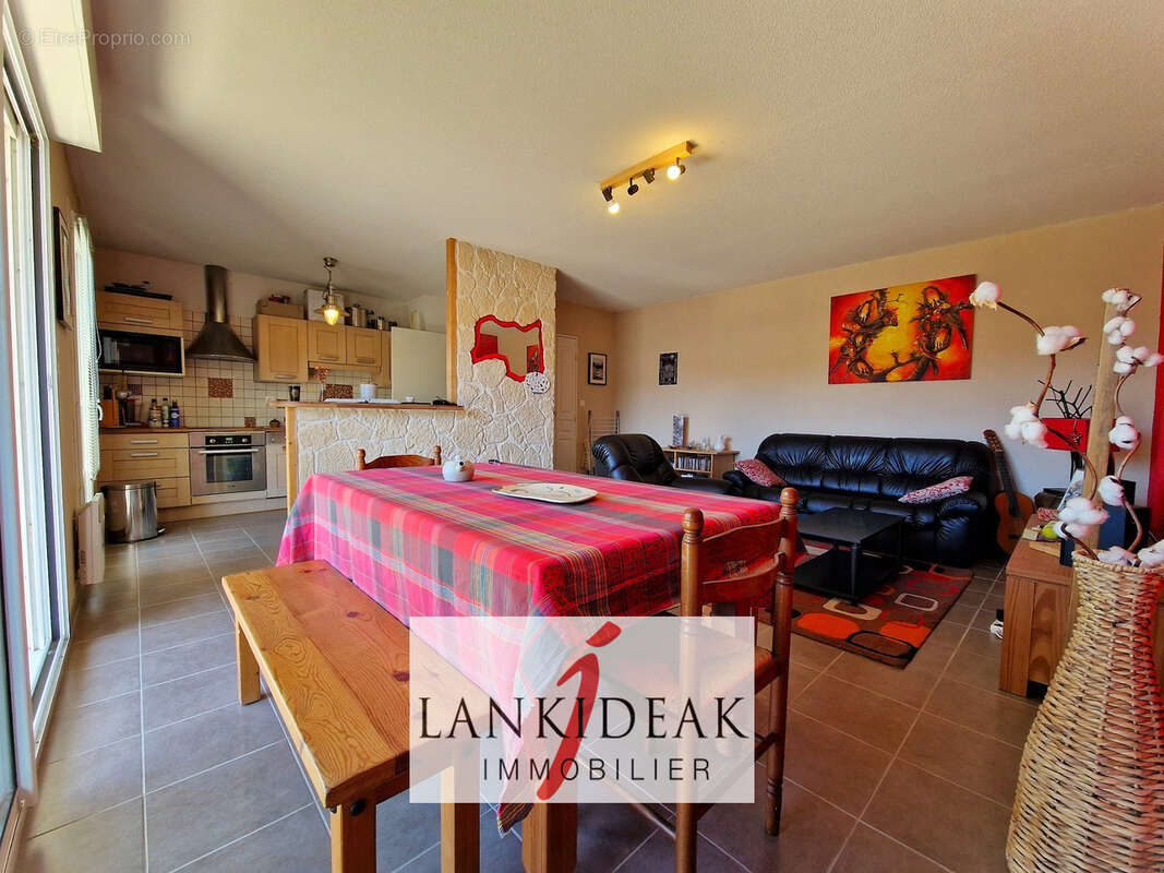 Appartement à USTARITZ