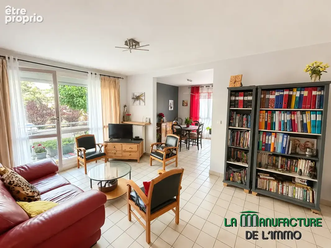 Appartement f4 avec balcon, place de parking et cave - photo 2
