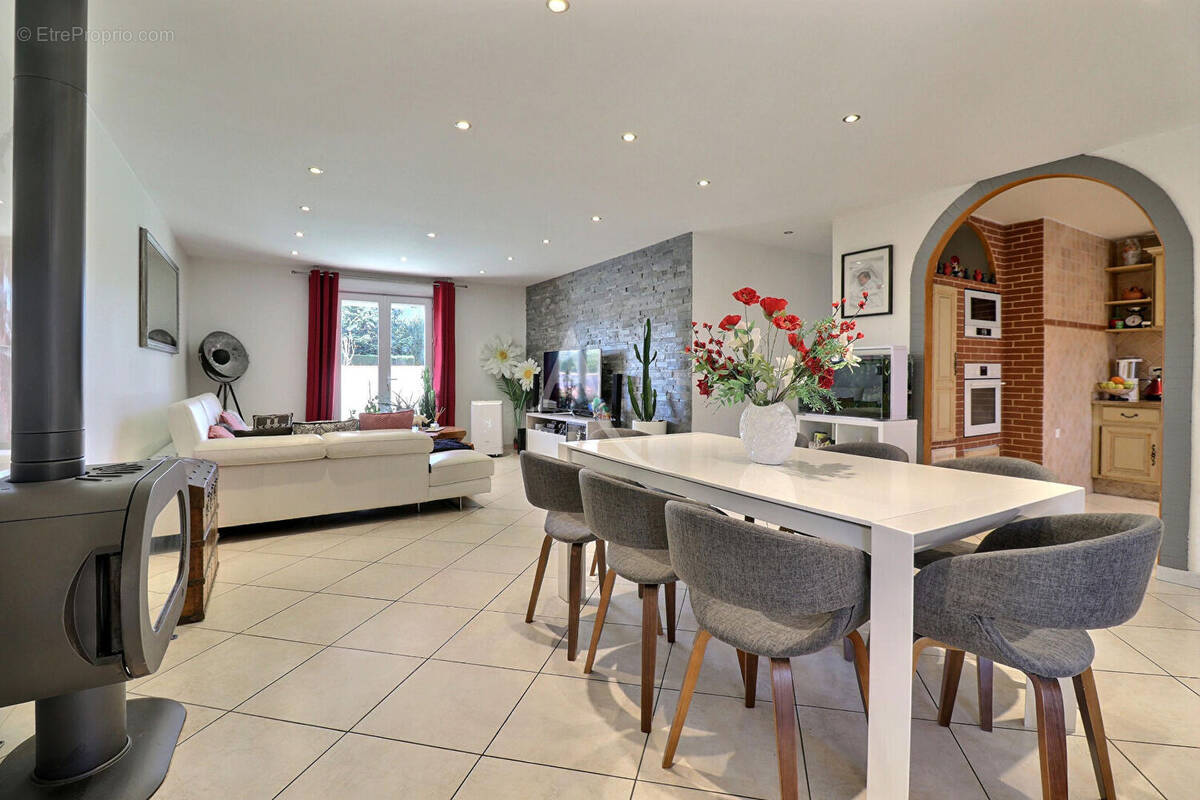 Maison à CASTELGINEST