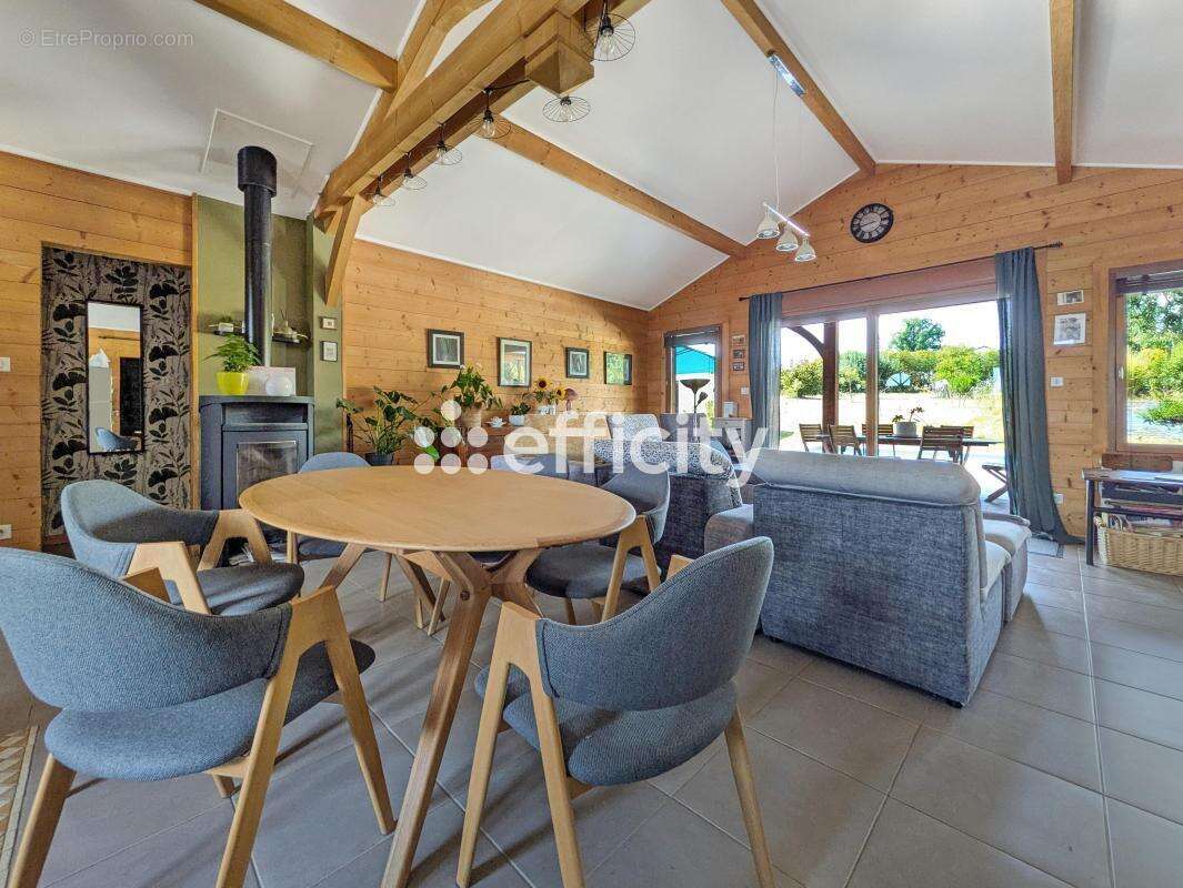 Maison 125 m² à Sereilhac  - photo 3
