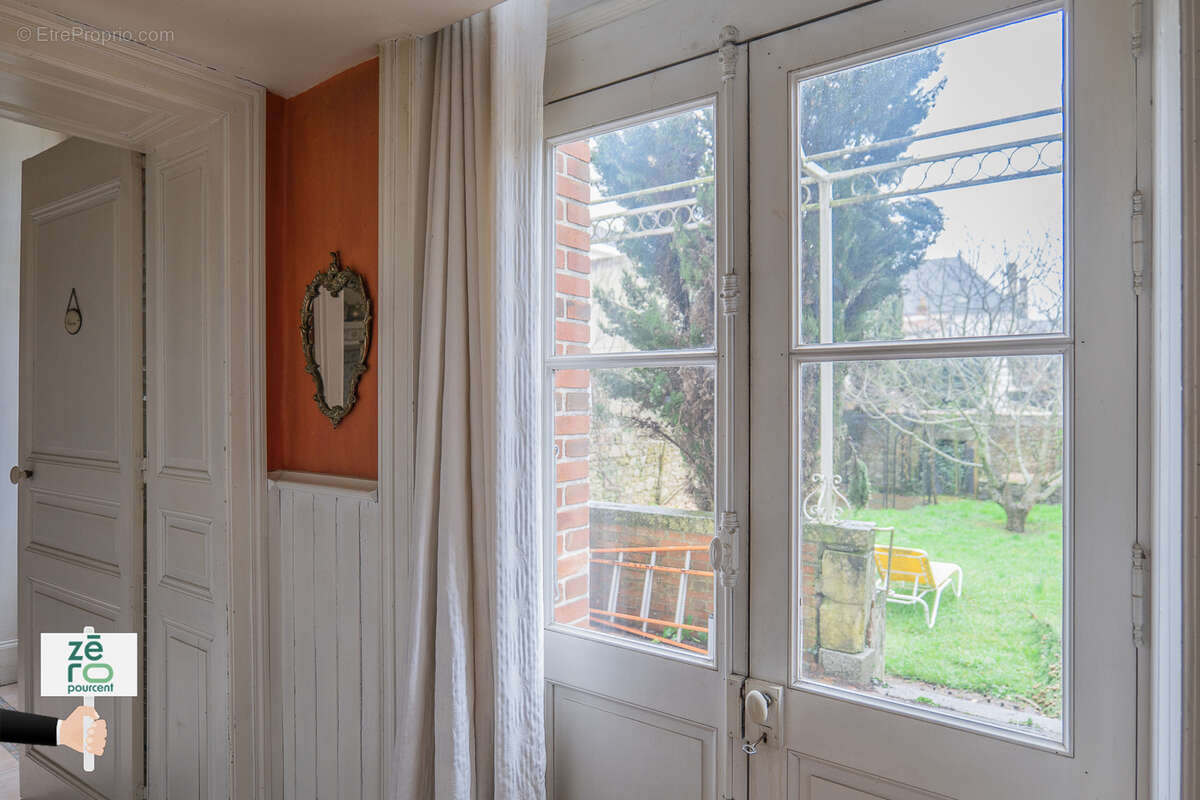 Maison de maître du XIX? siècle : un joyau rare en plein cœur de La Roche-sur-Yon - photo 33