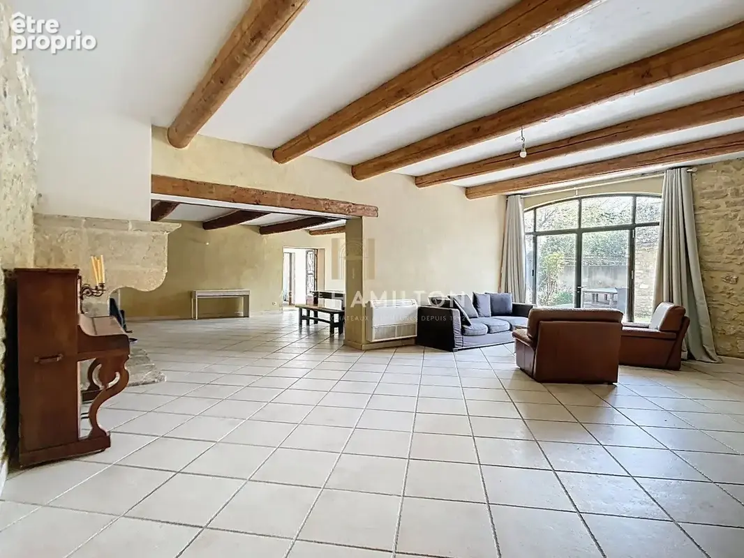 Authentique mas provençal en pierre avec dépendences, 2ha de terrain et piscine - photo 4
