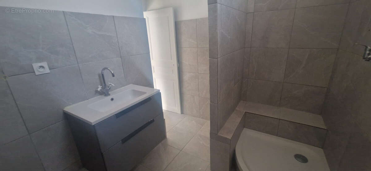 Appartement T4 divisible de 72 m2 + balcon - photo 10