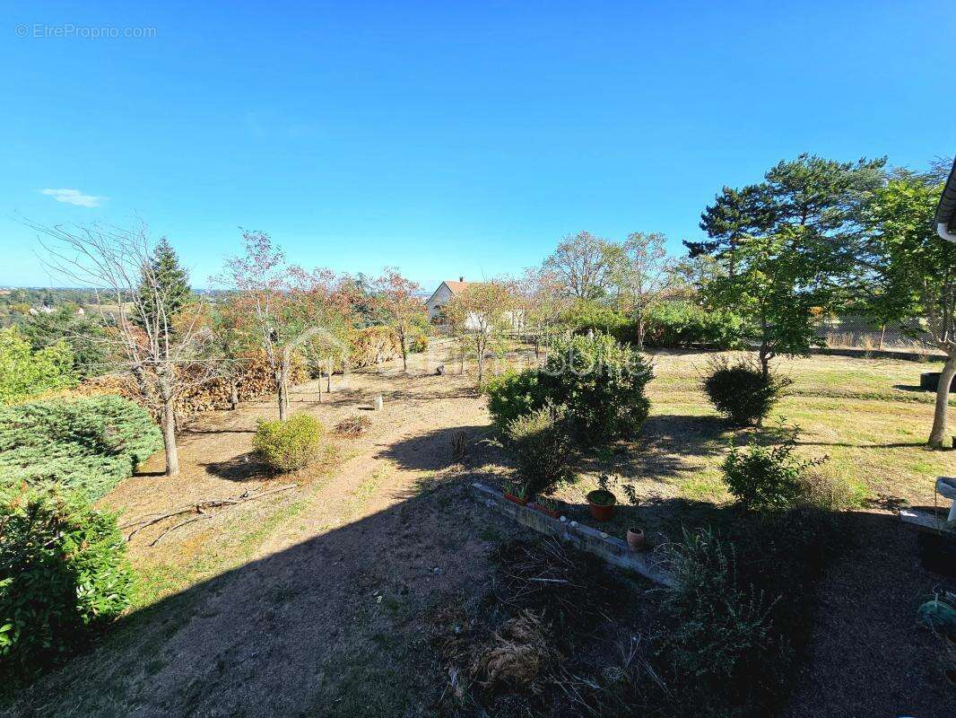 Maison à COMMELLE-VERNAY