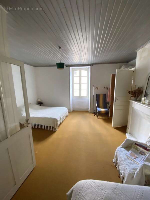 Maison à SALVIAC