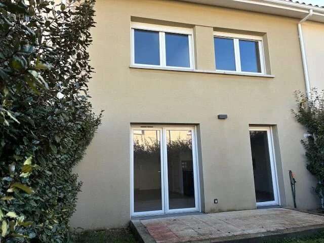Maison à LA SALVETAT-SAINT-GILLES