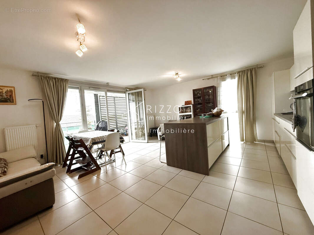 Appartement à PREVESSIN-MOENS