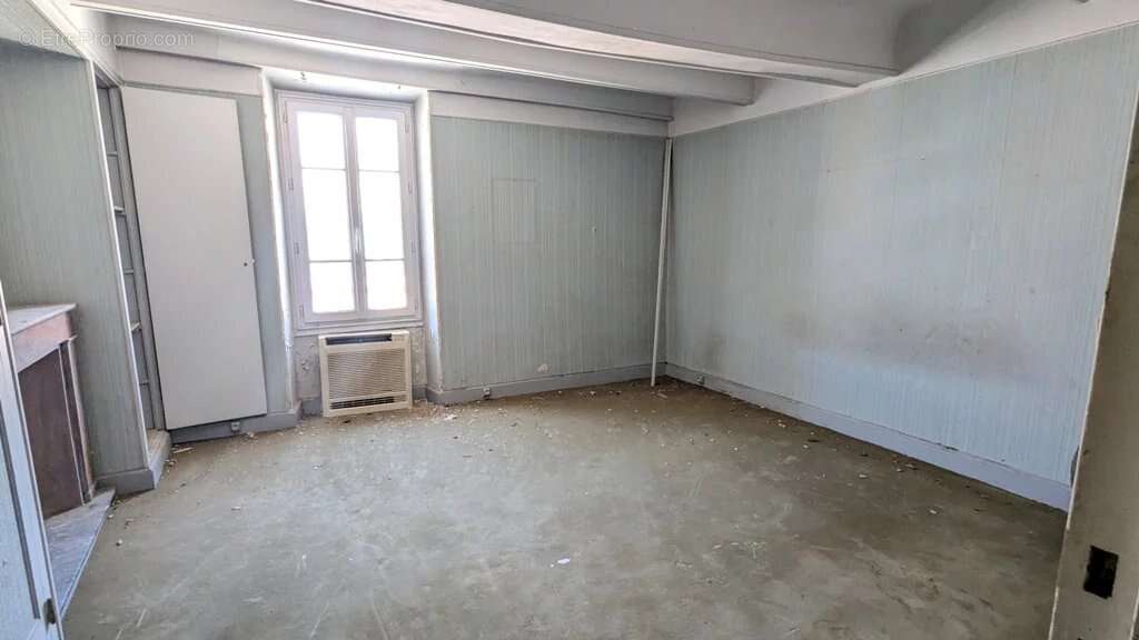 Maison à FLASSANS-SUR-ISSOLE