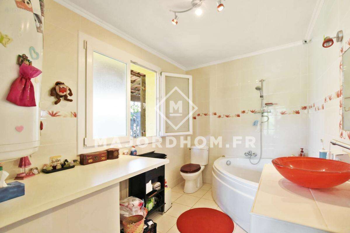 Vend Maison 157m2 terrain de 2193 m2 sans vis à vis  13015 - photo 17