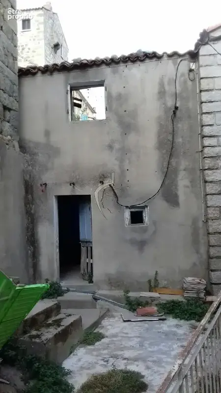 OLMETO VILLAGE Murs d'une ancienne maison à refaire entièrement - photo 4