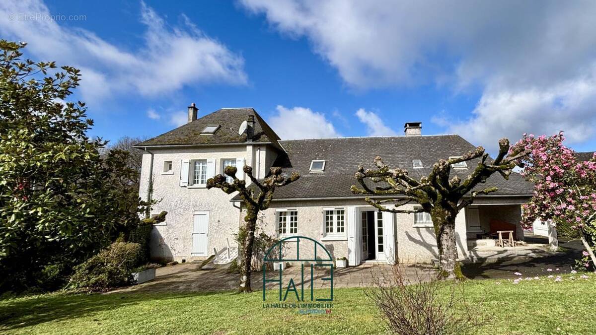 Maison à ARNAC-POMPADOUR