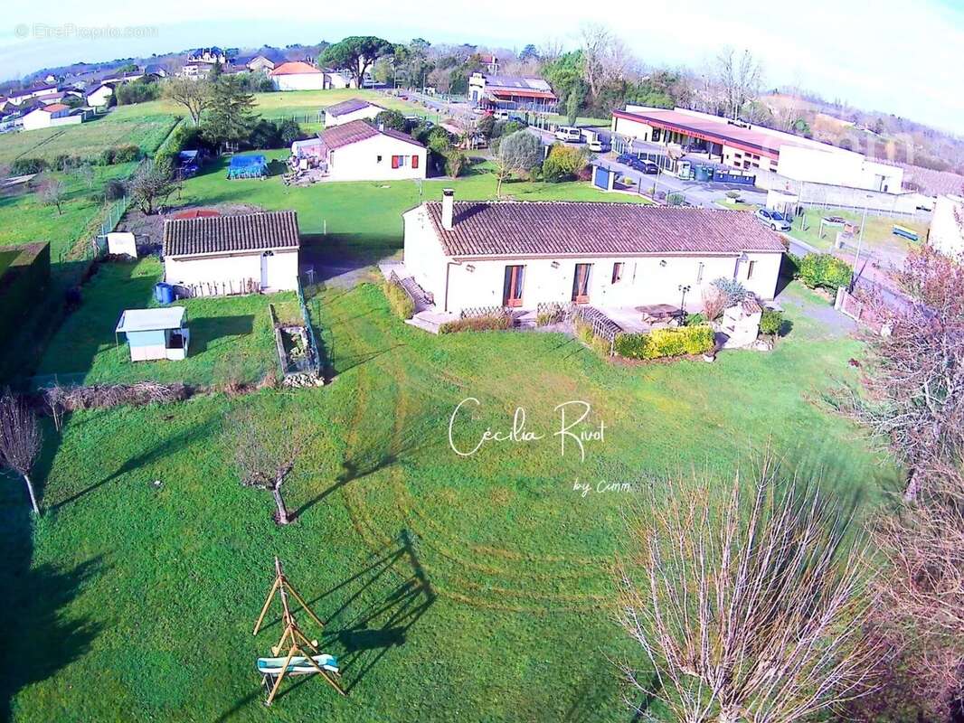 Maison à SAINT-CHRISTOLY-DE-BLAYE