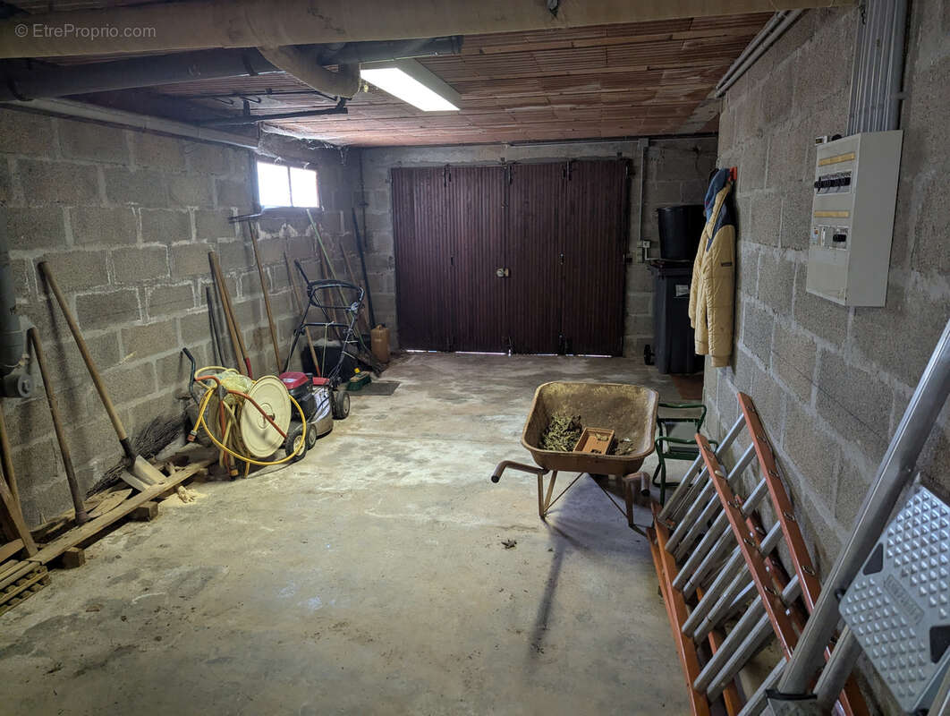 Pavillon traditionnel dans quartier résidentiel ! - photo 13
