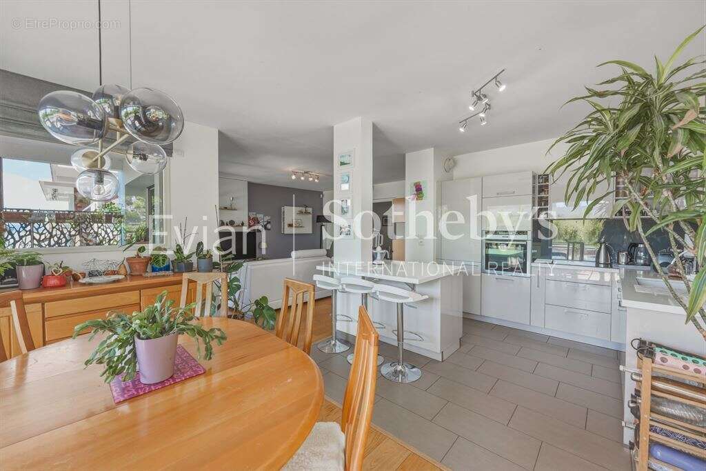 Appartement à EVIAN-LES-BAINS