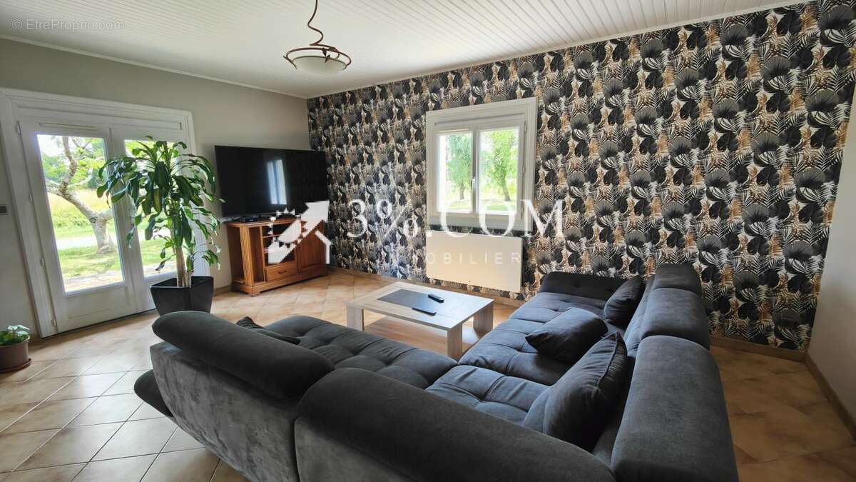 Maison 4 chambres 2700 m2 de terrain - photo 4
