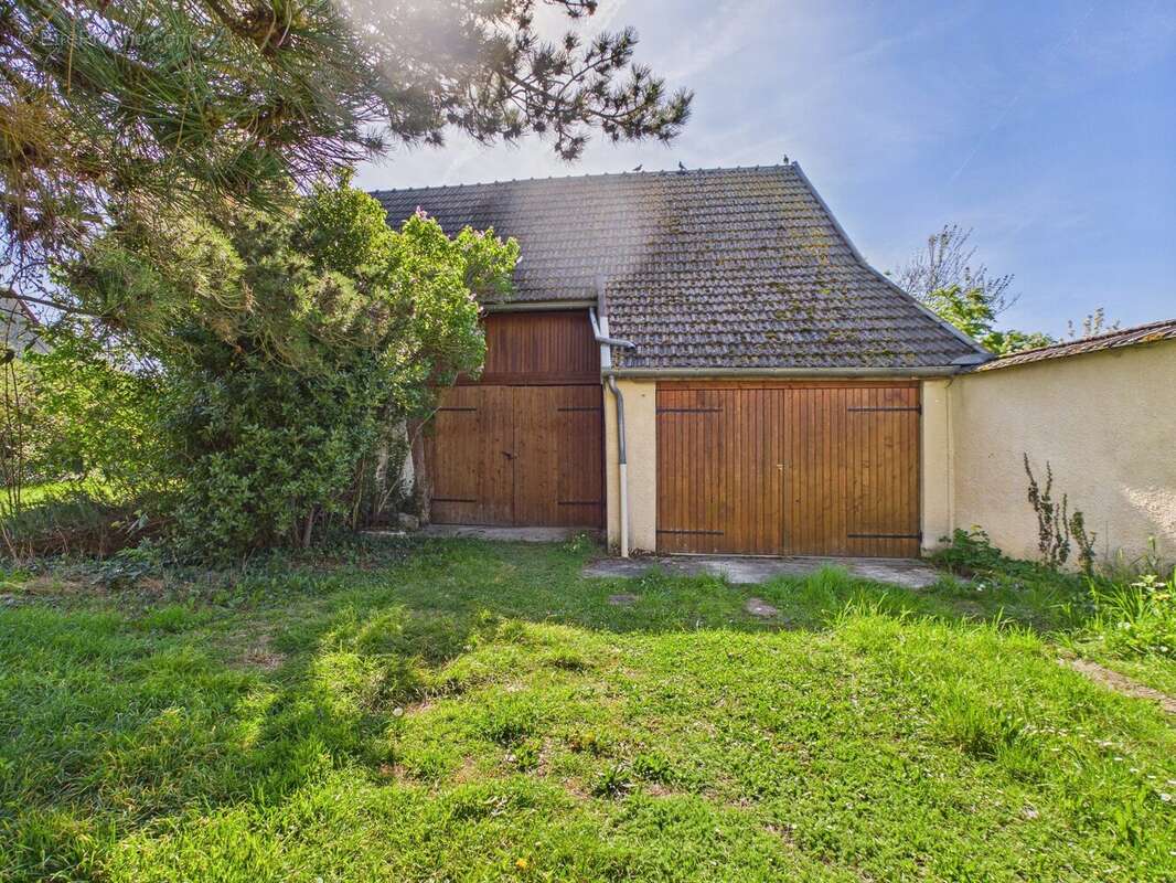 Maison à SAINT-JUST-SAUVAGE