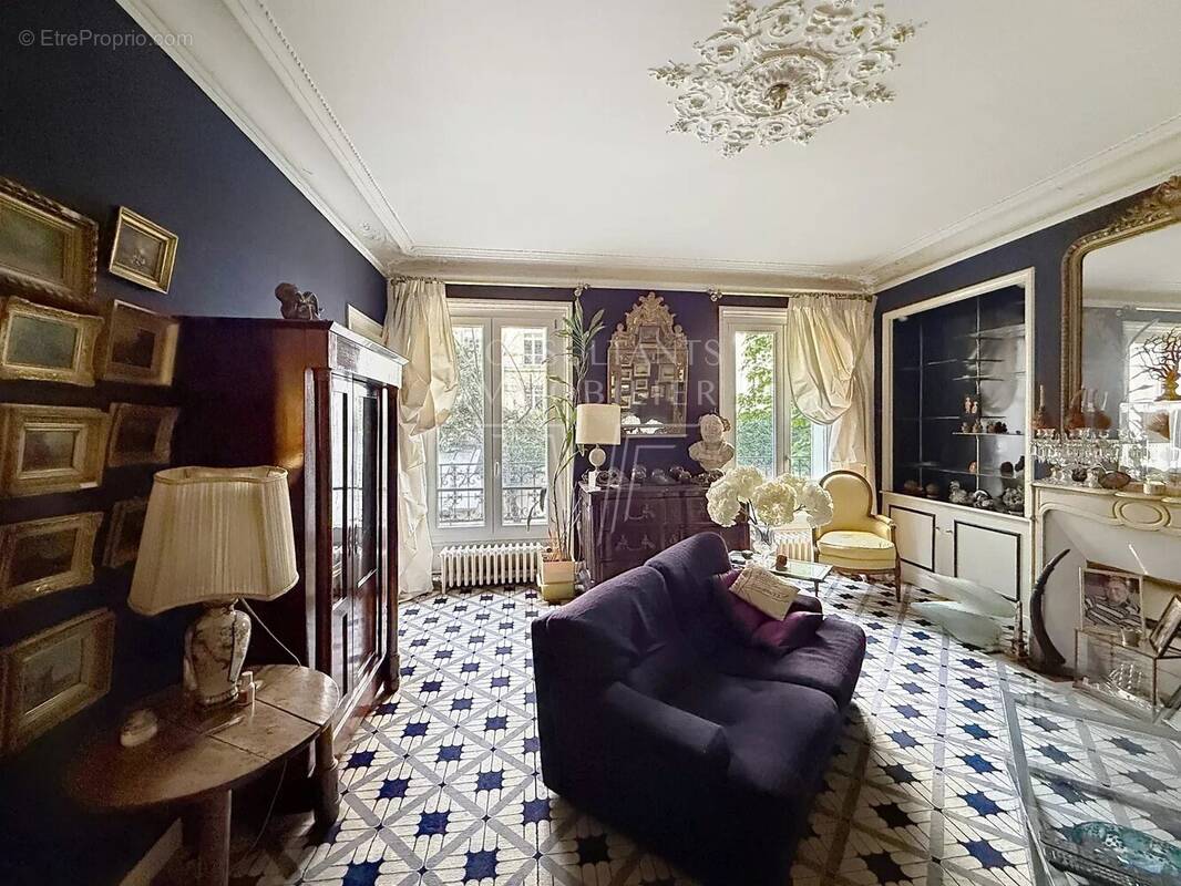 Appartement à PARIS-17E