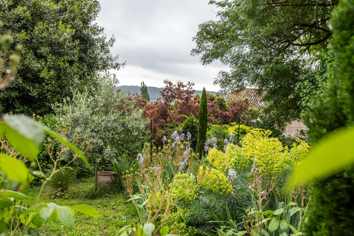 Maison à CASTELNAU-MONTRATIER