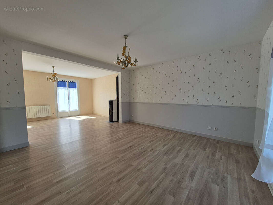 Maison Laille 5 pièce(s) 102 m2 - photo 3