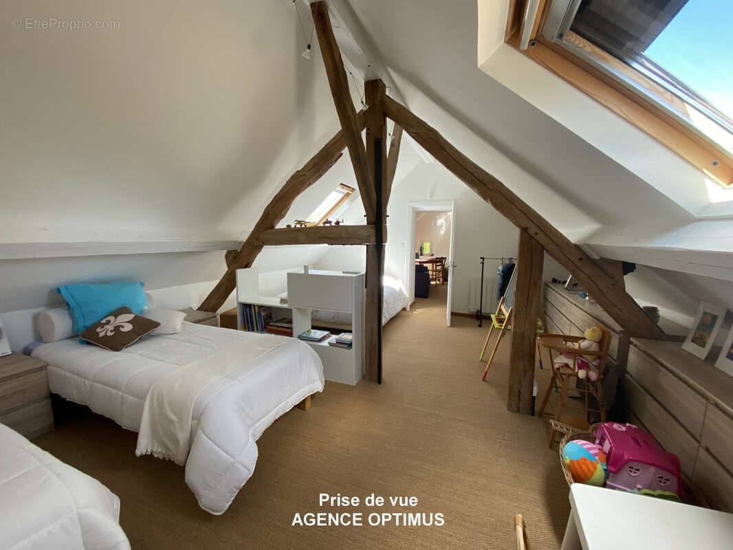 Maison à VILLENEUVE-LA-GUYARD