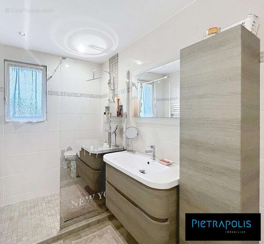 Maison à VILLETTE-D&#039;ANTHON