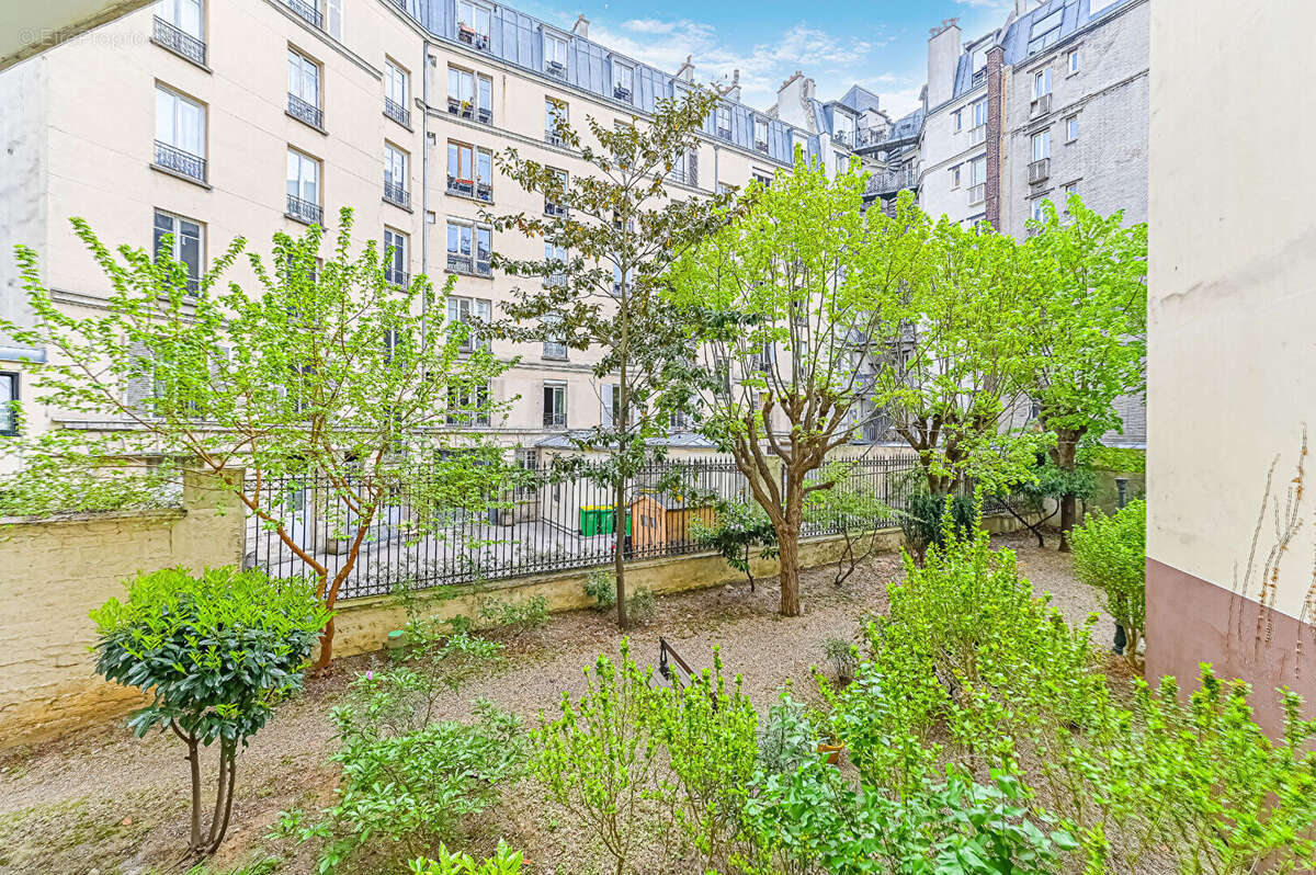 Appartement à PARIS-18E
