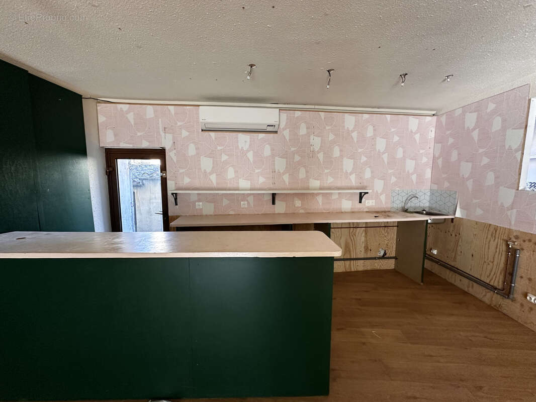 Commerce à LAGRASSE