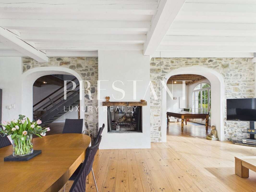 Maison à BARDOS