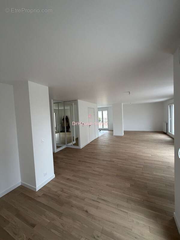 Appartement à SAINT-MAUR-DES-FOSSES