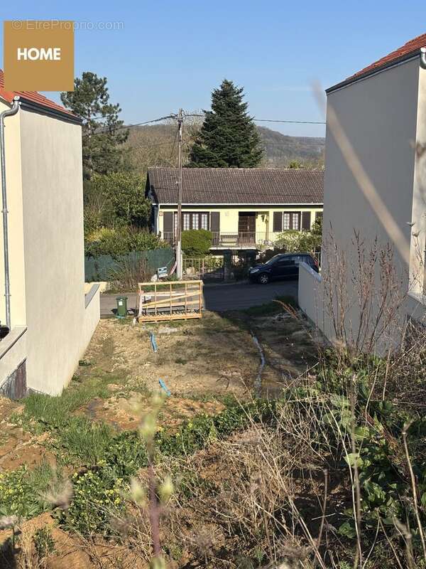 Terrain à MALZEVILLE