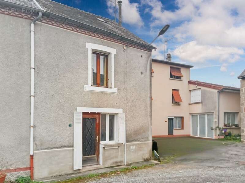 Maison à SAINT-HILAIRE-LA-TREILLE