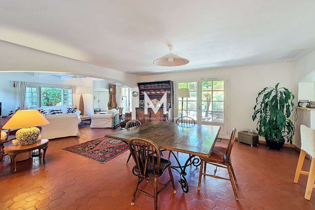 Maison à PLAN-DE-LA-TOUR