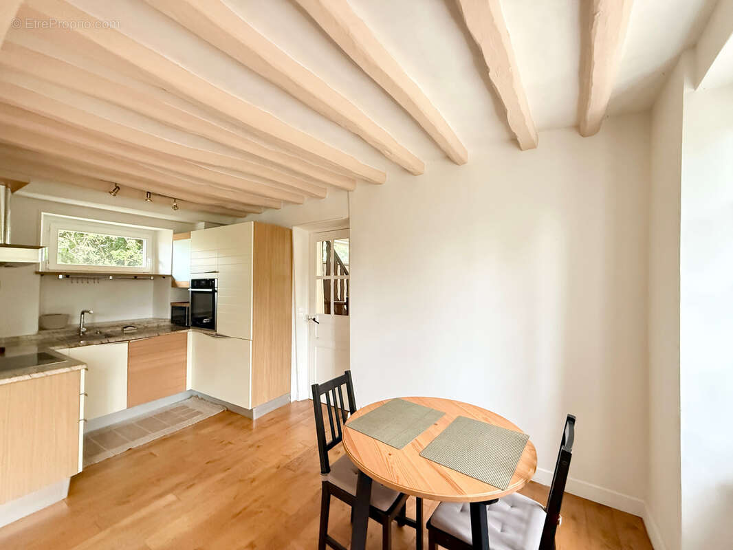 Maison à MORAINVILLIERS