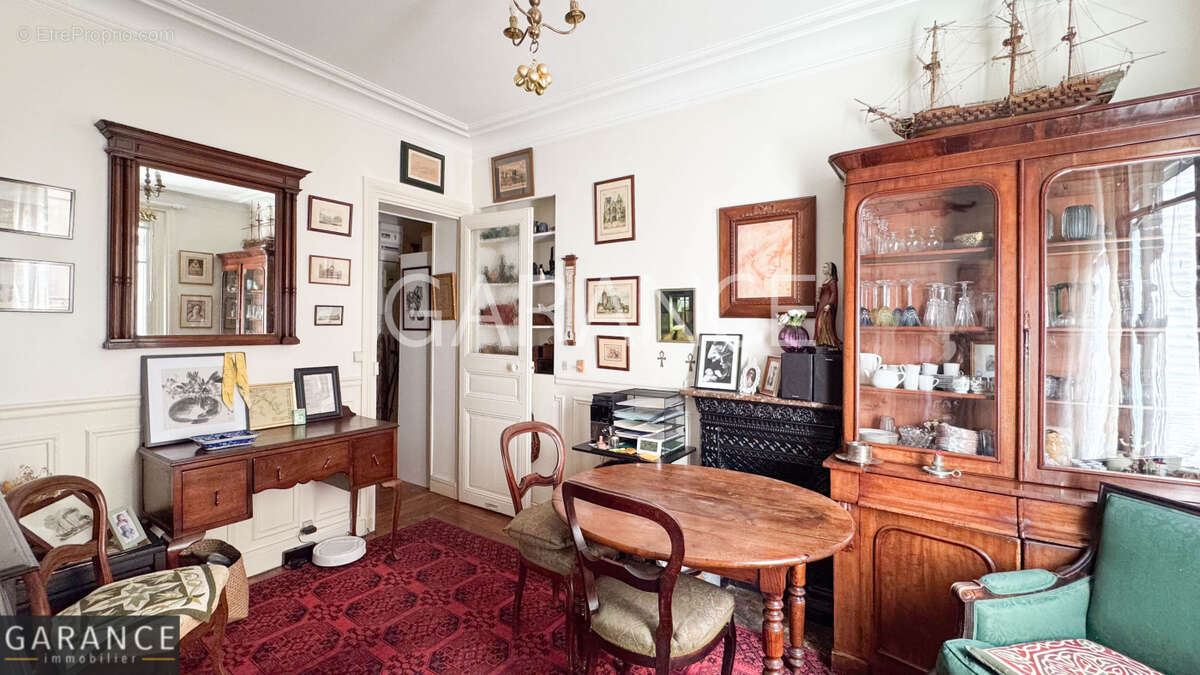 Appartement à PARIS-12E