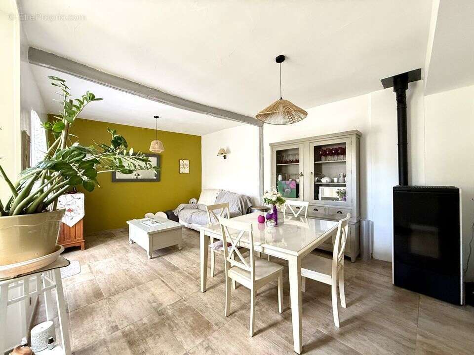 Maison de village et dépendance à Champigny - 89 - photo 3