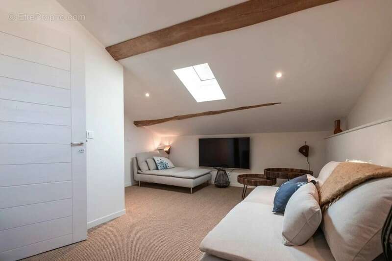 Maison à NEGREPELISSE