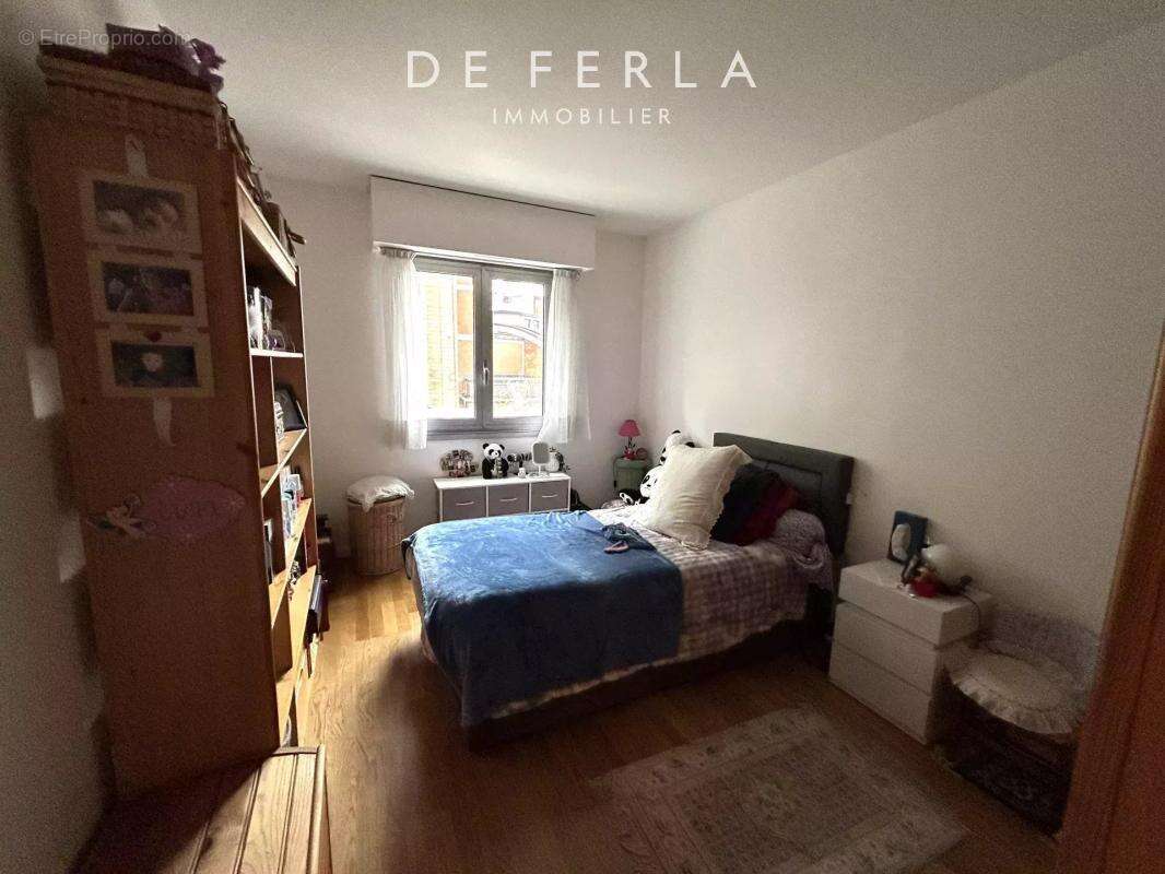 Appartement à PARIS-14E