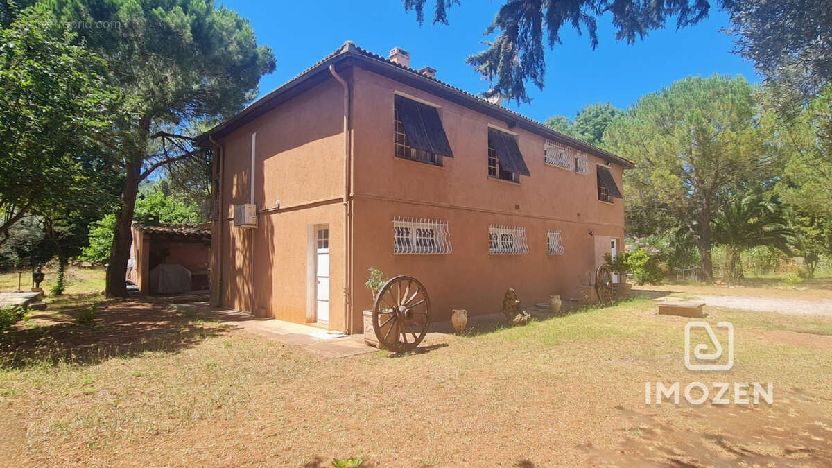 Maison à LE LUC