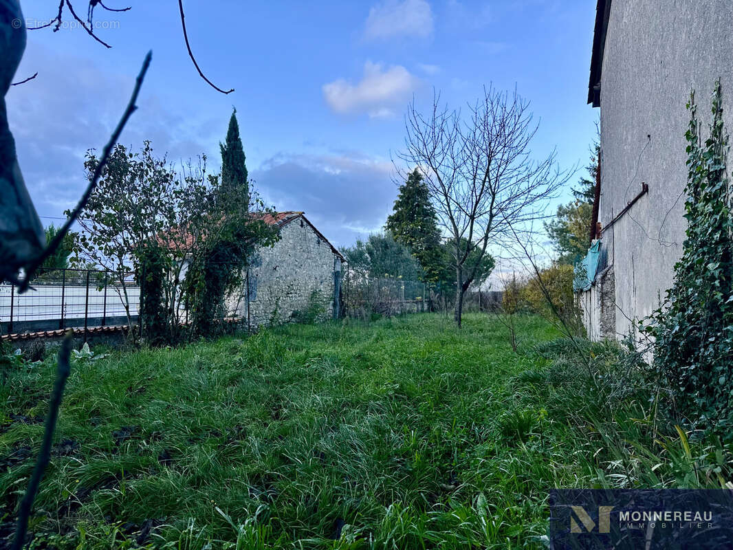 Maison à BARBEZIEUX-SAINT-HILAIRE