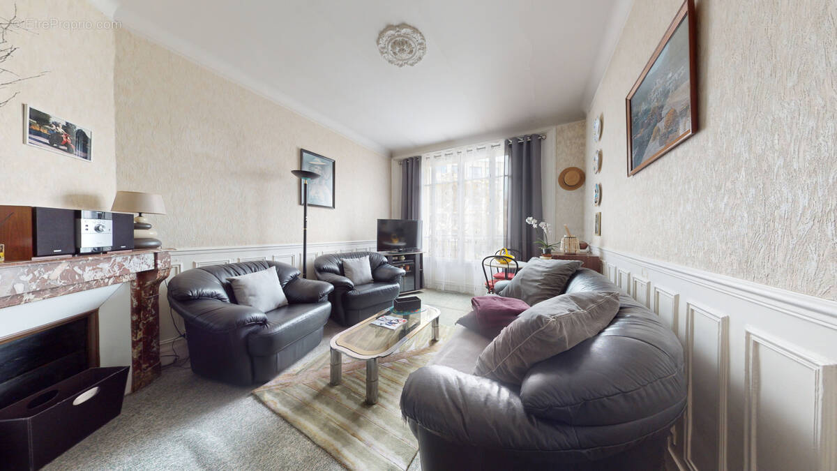 Appartement à LA GARENNE-COLOMBES