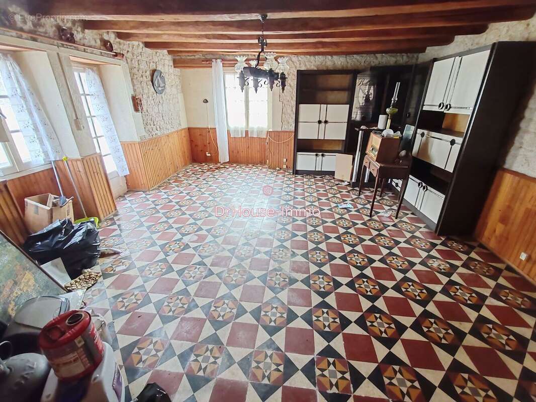 Maison à ANTOGNY-LE-TILLAC