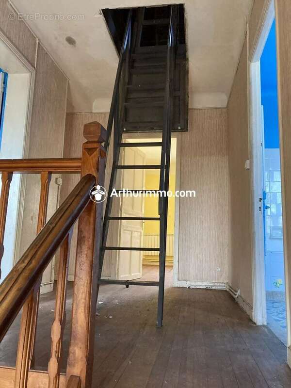 Maison à SAINT-ELLIER-LES-BOIS