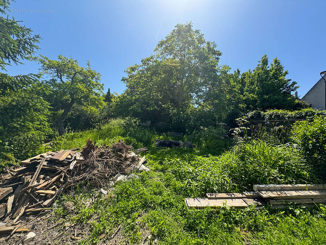 Terrain à ROSNY-SOUS-BOIS