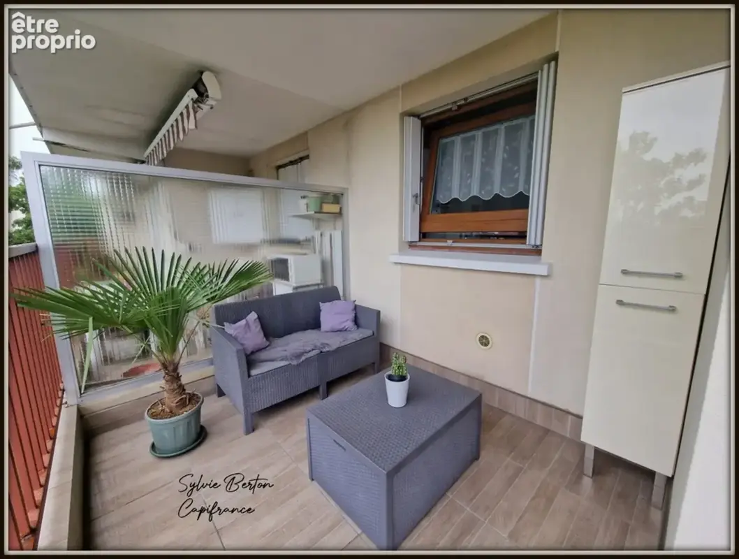 Appartement à vendre 4 pièces LIVRY GARGAN - 84 m2 - Balcon, une cave et deux places de parking - photo 5