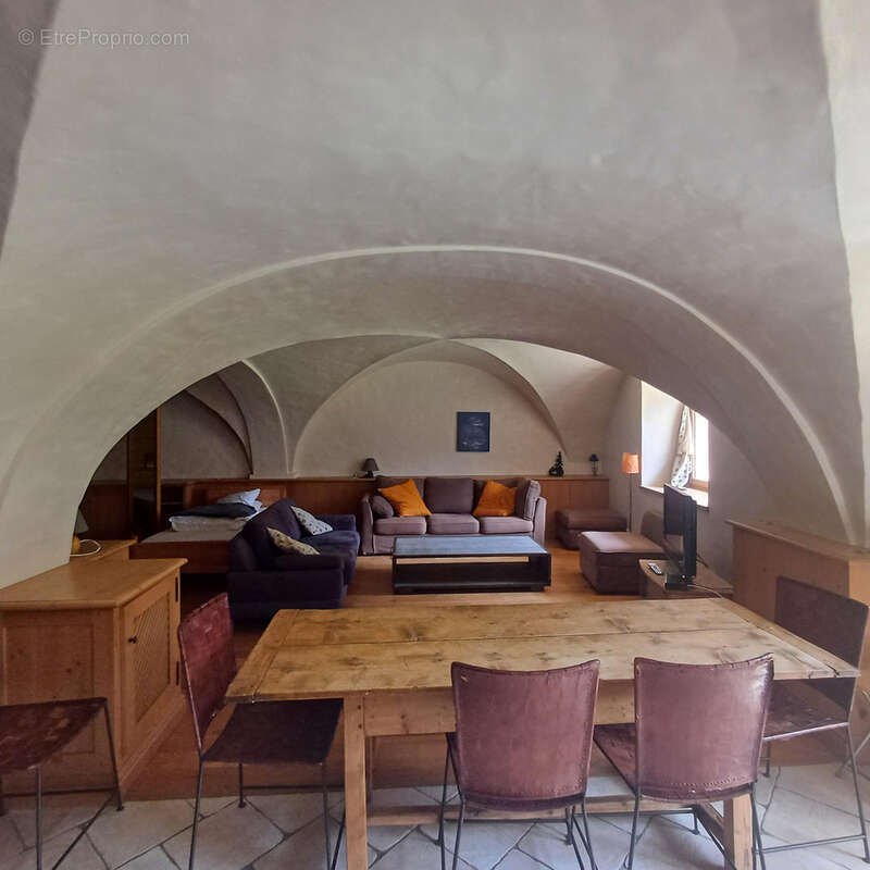 Appartement à LES ALLUES