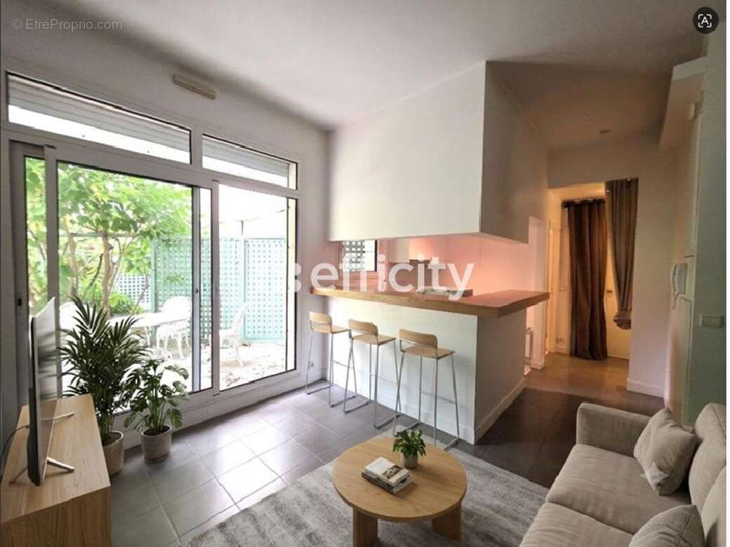 Appartement à NEUILLY-SUR-SEINE