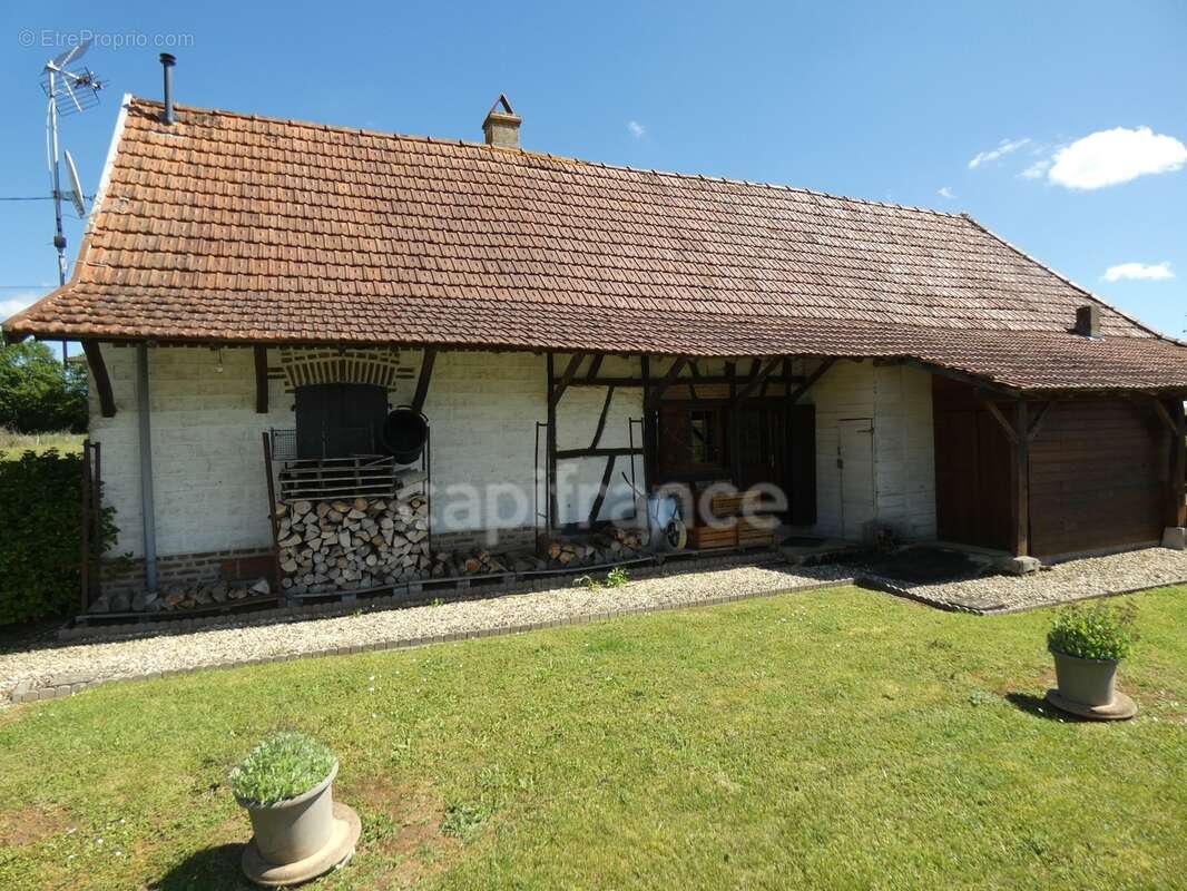 Maison à vendre 3 pièces proche de SAINT GERMAIN DU BOIS (71) - photo 3