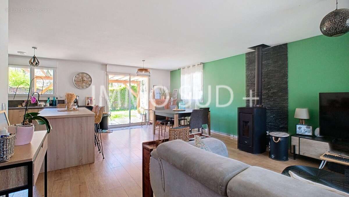 Maison à SAINT-GEORGES-DE-COMMIERS