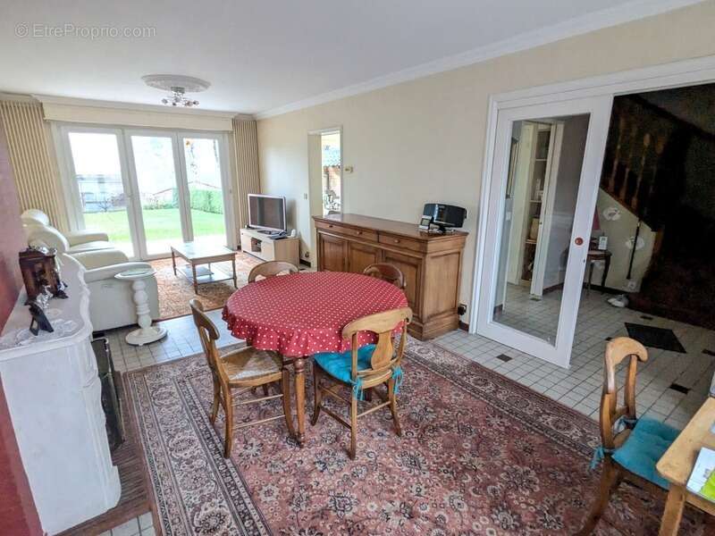 Maison à NEUVILLE-EN-FERRAIN