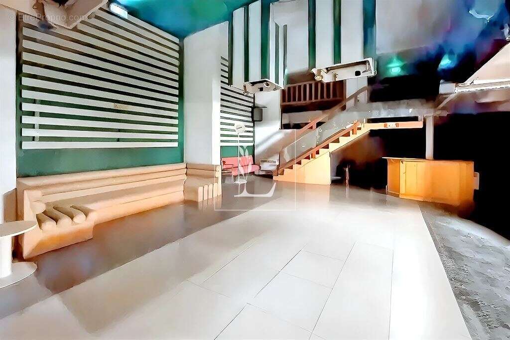 Commerce à GOUAUX-DE-LARBOUST